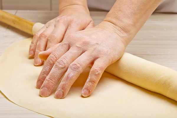 Kneading dough — Stock Photo, Image