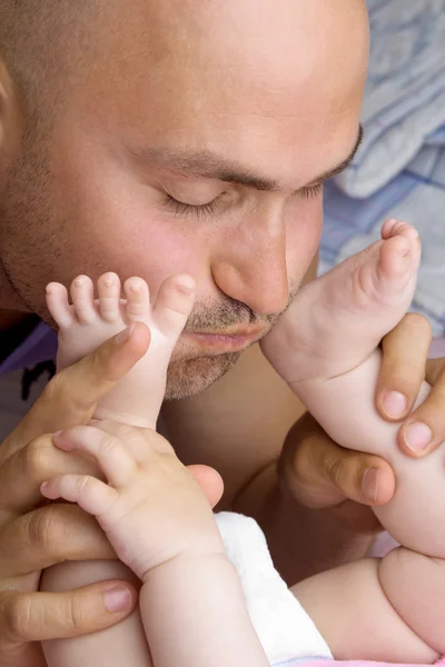 genç Baba ve kız bebek
