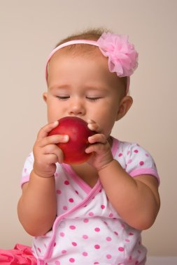 şeftali ile şirin bebek