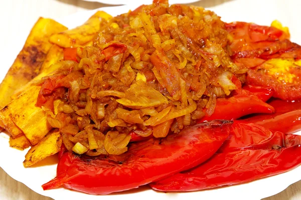 Baked eggplant and tomatoes — Stock Photo, Image