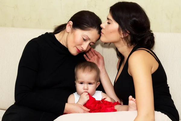 Anneanne, anne ve kızı