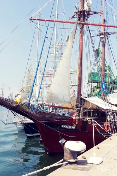 Międzynarodowe regaty scf czarny morze wysokie statki regata 2014, Warna, Bułgaria — Zdjęcie stockowe