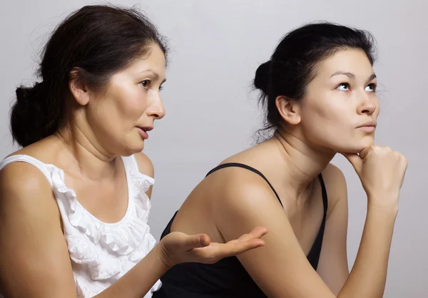 Retrato de la hija y su madre — Foto de Stock