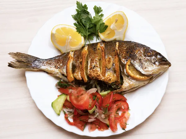 Peixe cozido peixe dourado — Fotografia de Stock