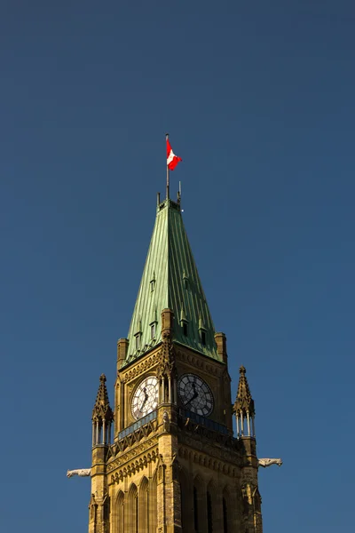 Peace Tower at the Canadian Parliament in Ottawa, Canada — Stock Photo, Image