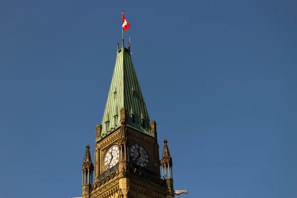 Peace Tower at the Canadian Parliament in Ottawa, Canada — Stock Photo, Image