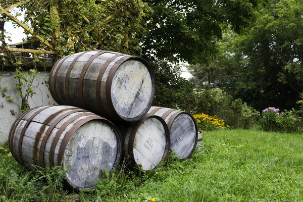 eski yığılı bira fıçısı
