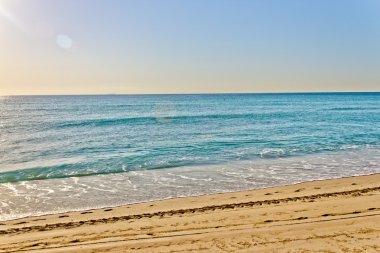 Sabahın erken saatlerinde sahilde
