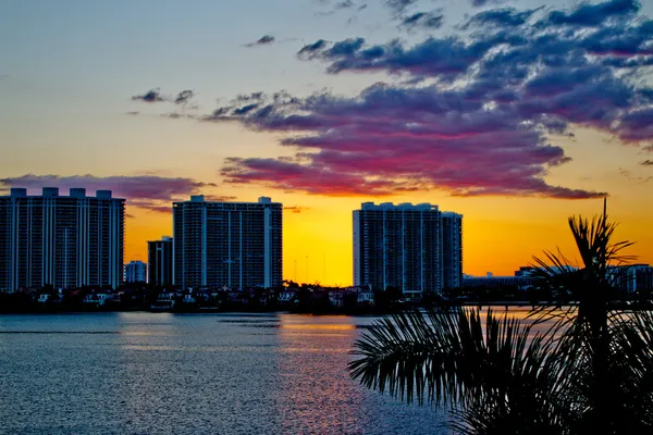 Condominium gebouwen in miami, florida. — Stockfoto