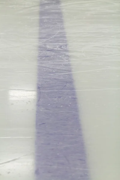 Blå linjen märkning för hockey på is — Stockfoto