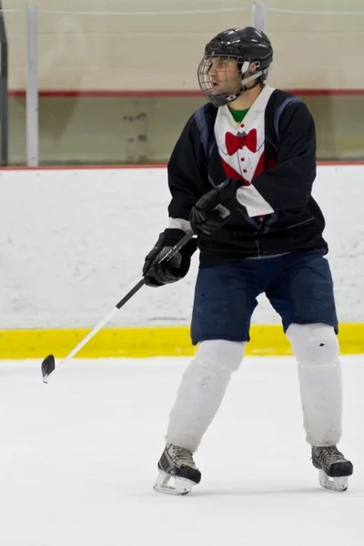 Freizeit-Eishockeyspieler — Stockfoto