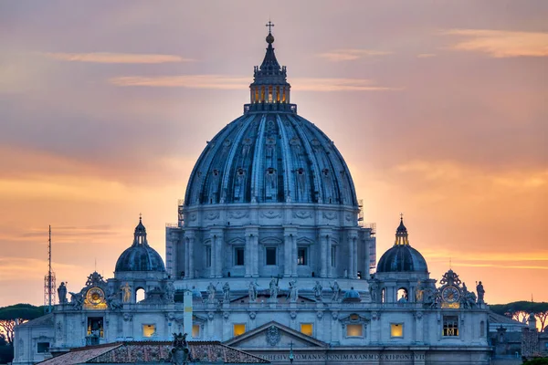 Kubah Basilika Santo Petrus Saat Matahari Terbenam Roma Italia — Stok Foto