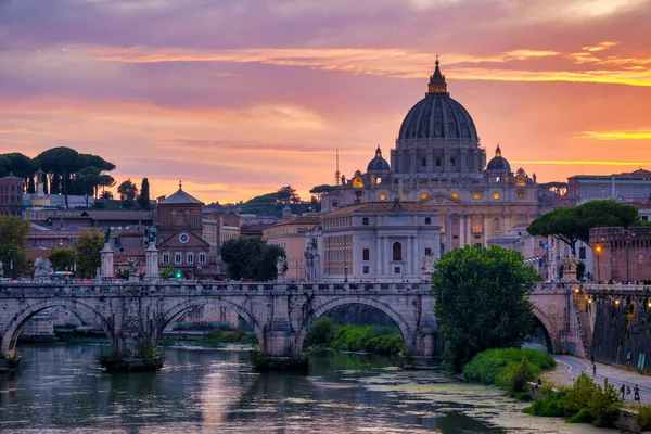 View Tiber Ponte Sant Angelo Saint Peter Basilica Rome Italy — Stock Photo, Image