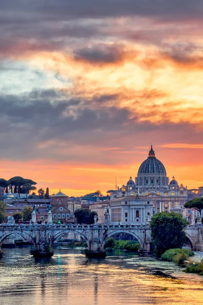 View Tiber Ponte Sant Angelo Saint Peter Basilica Rome Italy — Stock Photo, Image