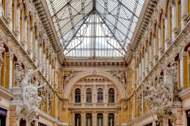 Odessa Geçidi, Deribasivska Caddesi, Odessa, Ukrayna 'da bir geçit ve oteldir.