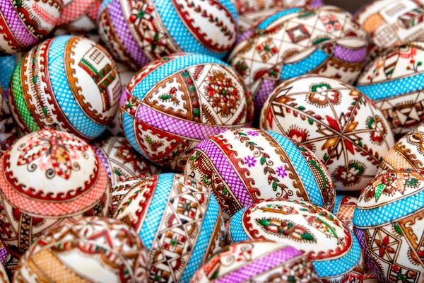 Pysanky Jsou Tradiční Slovanská Velikonoční Vejce Zdobená Tradičními Lidovými Vzory — Stock fotografie