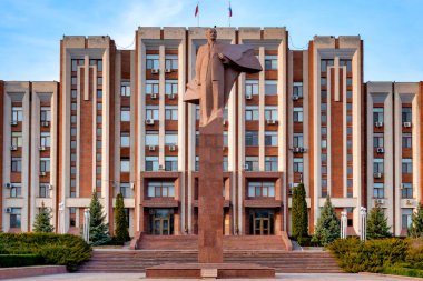 Parlamento binası önündeki Lenin heykeli, Tiraspol, Transnistria, Moldov