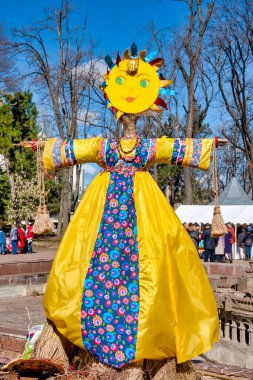 Lady Maslenitsa, Moldova 'nın Chisinau kentinde düzenlenen doğu Slav dini ve halk bayramı Maslenitsa' da sergilendi.
