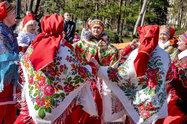 Dancers Traditional Moldovan Dress Dance Festival Maslenitsa Eastern Slavic Religious — Stock Photo, Image