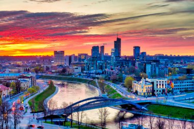 Vilnius 'un yeni merkezi gün batımında, Vilnius, Litvanya