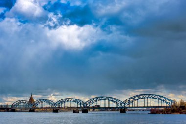 Demiryolu Köprüsü, Riga, Letonya