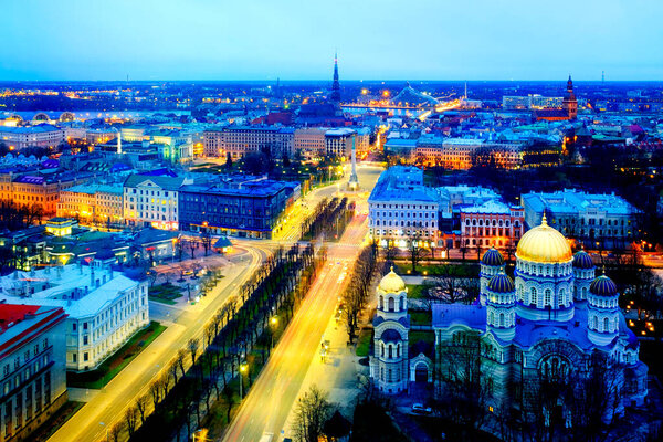 Мбаппе вид на Ригу с крыши бара Skyline, Рига, Латвия