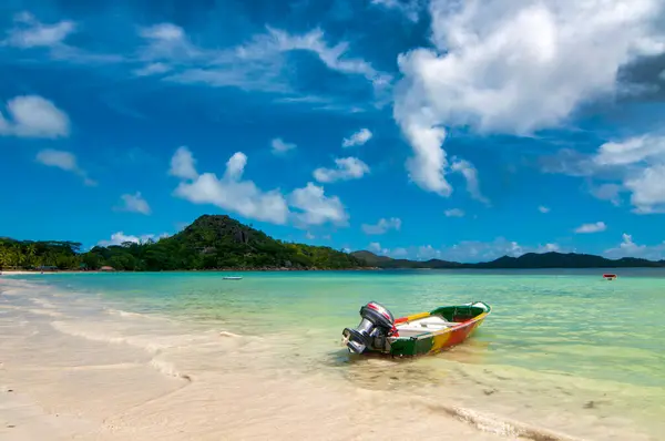 Boat Anse Volbert Praslin Seychelles — стокове фото