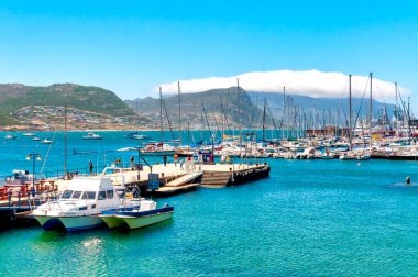 Simon Town, Güney Afrika 'nın Jetty ve Harbour manzarası