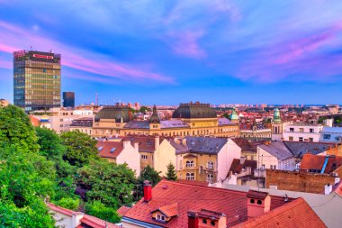 Donji mezunu (Aşağı Kasaba) gün batımında, Zagreb, Hırvat