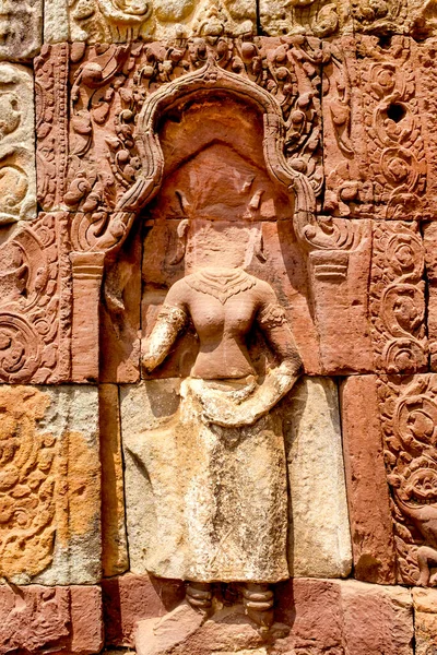 Escultura Arruinada Uma Devata Feminina Prasat Banan Battambang Camboja — Fotografia de Stock