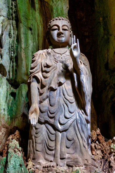 Santuario Budista Phu Cueva Del Infierno Bajo Las Montañas Mármol —  Fotos de Stock