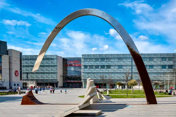 Ryszard Kukliski Anıtı, Krakow, Polonya