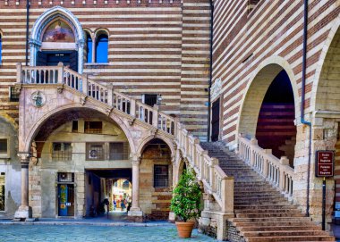 Scala della Regione Eski Pazar Avlusunda Palazzo della Regione, Verona, İtalya, 