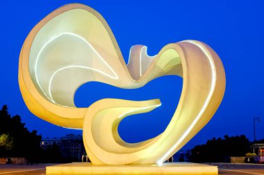 Barış güvercini heykeli, Sumgayit, Azerbaycan