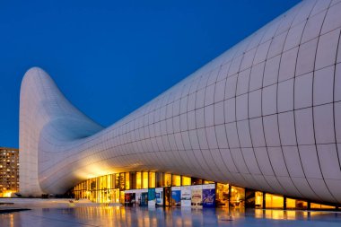 Heydar Aliyev Merkezi 'nin arka tarafında, Bakü, Azerbaycan