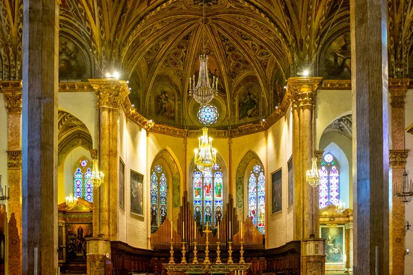 Duomo di Perugia 'nın içi
