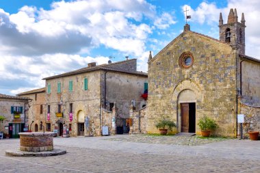 Monteriggioni, Siena, İtalya 'daki Piazza Roma, 