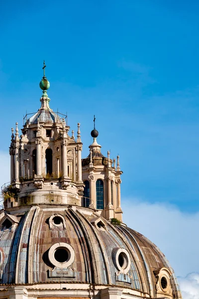 S. Maria di Loreto ve SS 'in ikiz kubbeleri. Nome di Maria, Roma İtalya
