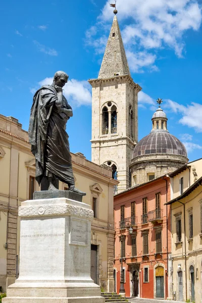Standbeeld Van Ovidius Piazza Settembre Sulmona Italië — Stockfoto