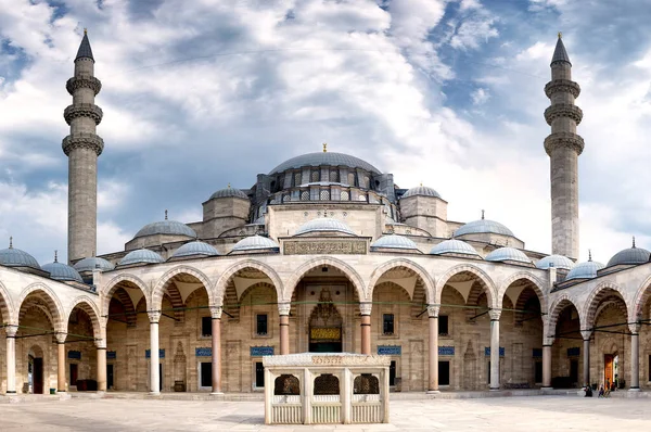 Courtyard Suleymaniye Mosque Istanbul Turke — стоковое фото