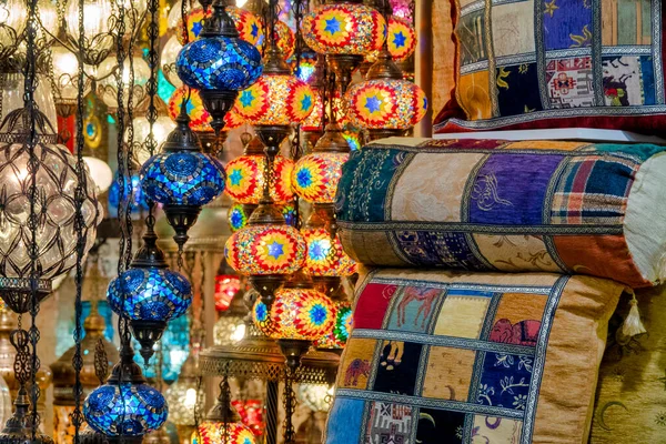Close Shot Hanging Mosaic Lamp Cushions Grand Bazaar Istanbul Turkey — Foto de Stock