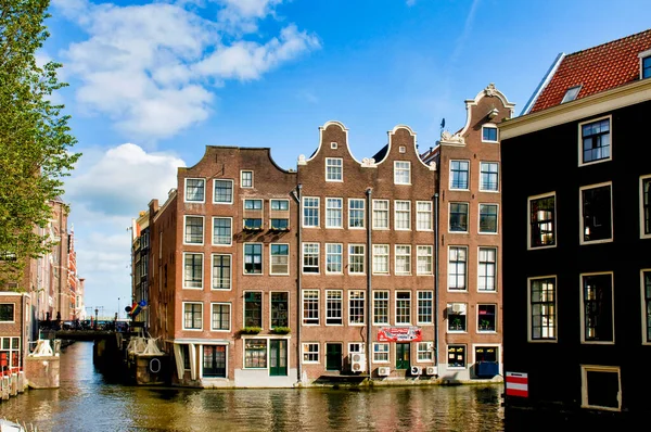 Oudezijds Voorburgwal Амстердам Голландия Нидерланды — стоковое фото