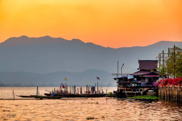 Kwan Phayao İskelesi, Phayao, Tayland