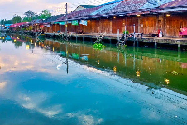 Mercato Galleggiante Amphawa Durante Giorni Feriali Amphawa Thailandia — Foto Stock