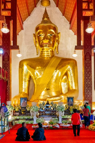 Phra Chao Ton Luang Buddha heykeli Wat Si Khom Kham, Phayao, Thailan