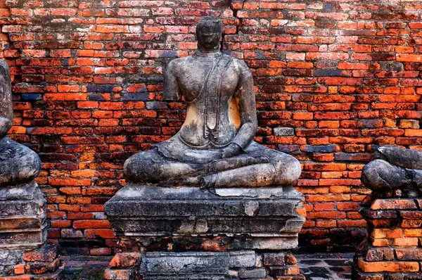 Złamany Budda Wat Chaiwatthanaram Ayutthaya Tajlandia — Zdjęcie stockowe