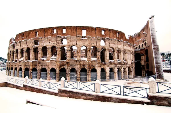 Vista Cubierta Nieve Del Coliseo Roma Italia — Foto de Stock