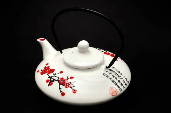 Japanische Teekanne Auf Schwarzem Hintergrund — Stockfoto