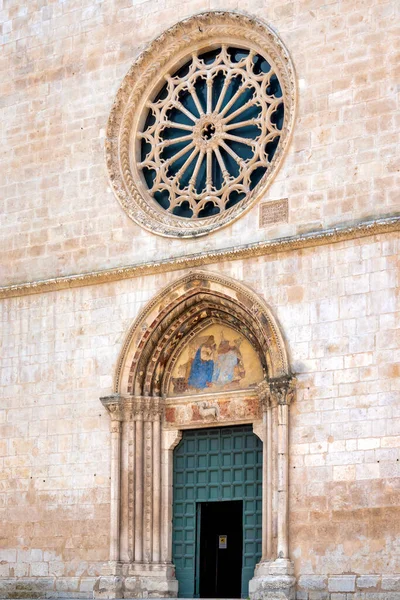 Portale Principale Della Chiesa Santa Maria Della Tomba Sulmona Italia — Foto Stock