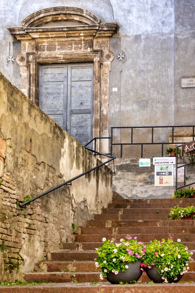 Portal Church San Giovanni Battista Penne Italy — Fotografia de Stock